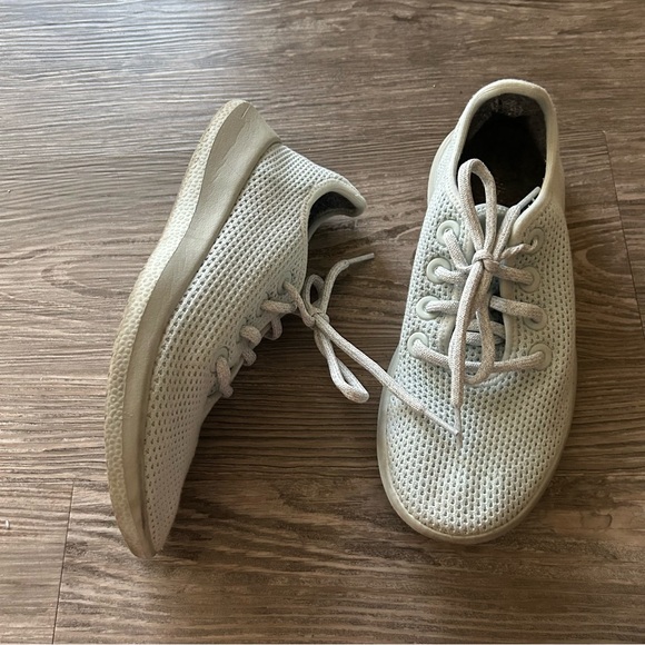 Allbirds Tree Runners Light Blue Womens Size 7 Limited Edition Sneakers - Picture 3 of 6